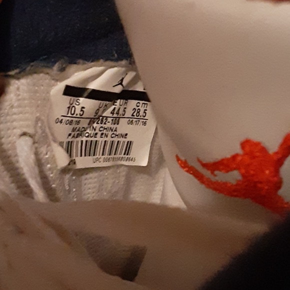 Jordan's Blues Size 10.5 - Picture 9 of 12